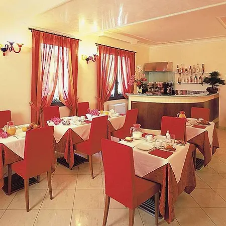 Ambasciata Hotel 3*
