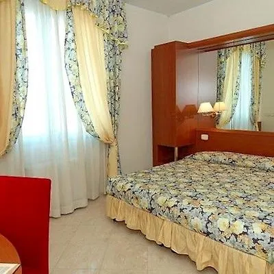 Ambasciata Hotel 3*