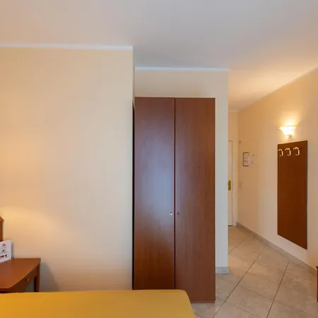 Ambasciata Venice - Atika & Atif 3*