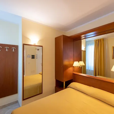 Hotel Ambasciata Venice - Atika & Atif Mestre